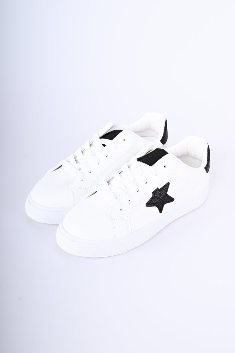 Star patch sneakers