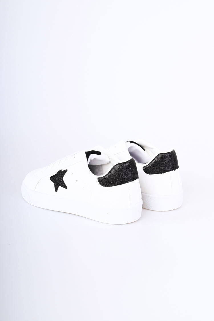 Star patch sneakers