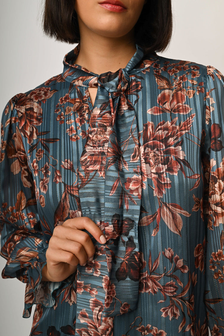 Floral print pussy-bow-neck blouse