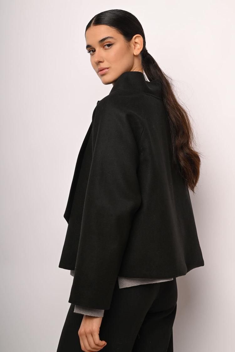 Button cape jacket
