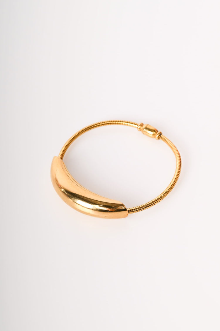 Metallic mesh rigid bracelet
