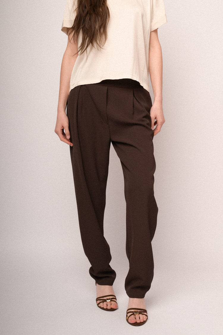 Dark brown darts basic trousers