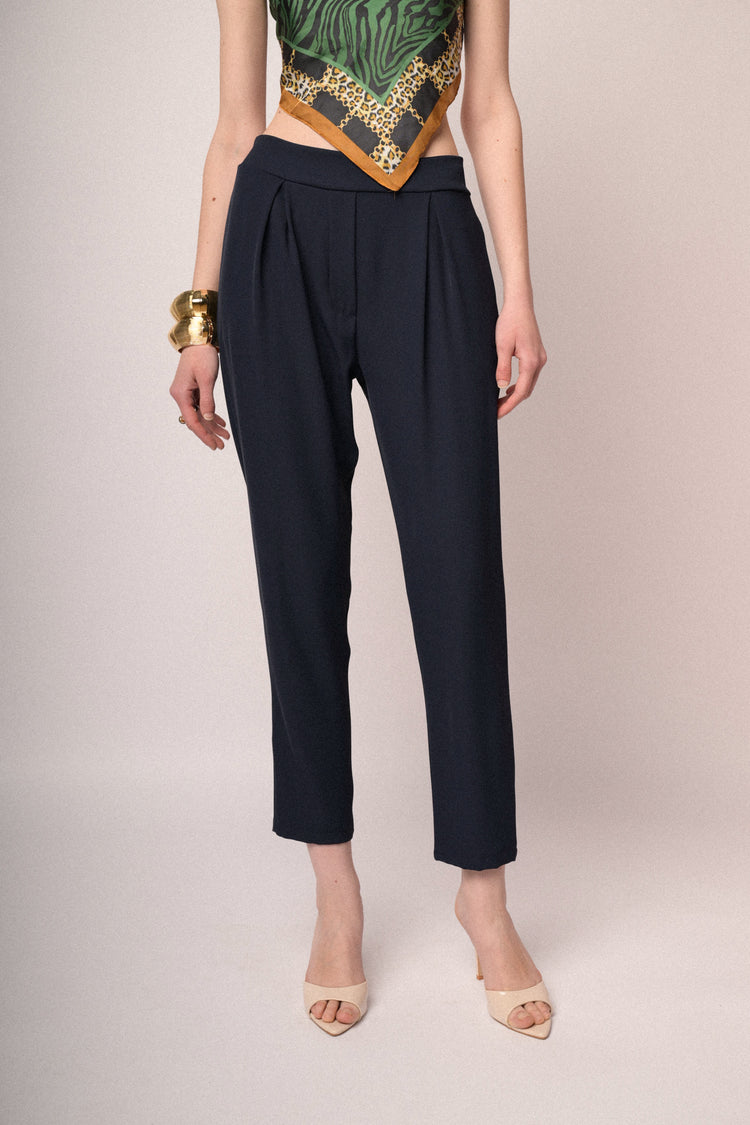 Navy blue fluid crepe pleats basic trousers