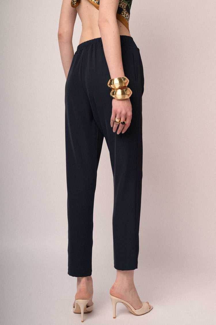 Navy blue fluid crepe pleats basic trousers