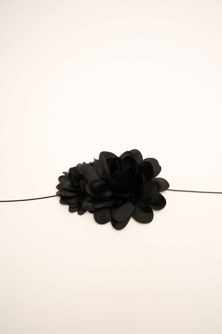 Black 3D flowers thin belt