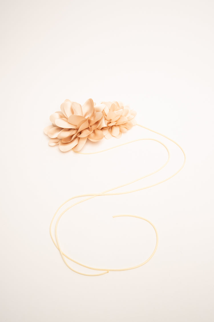 Blush 3D flowers thin belt