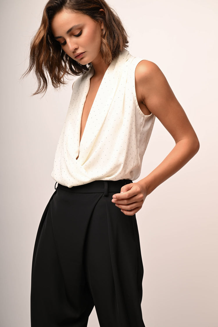 Pleated relaxed-fit trousers