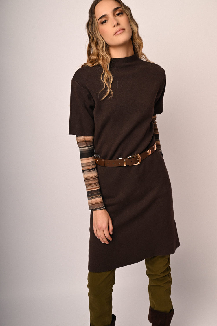 Abito in maglia con collo alto