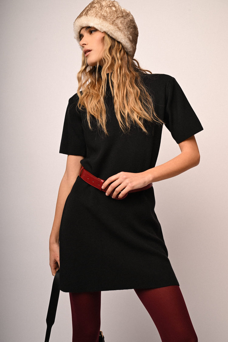 Abito in maglia con collo alto