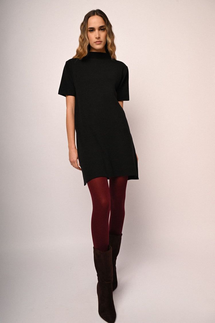 Abito in maglia con collo alto