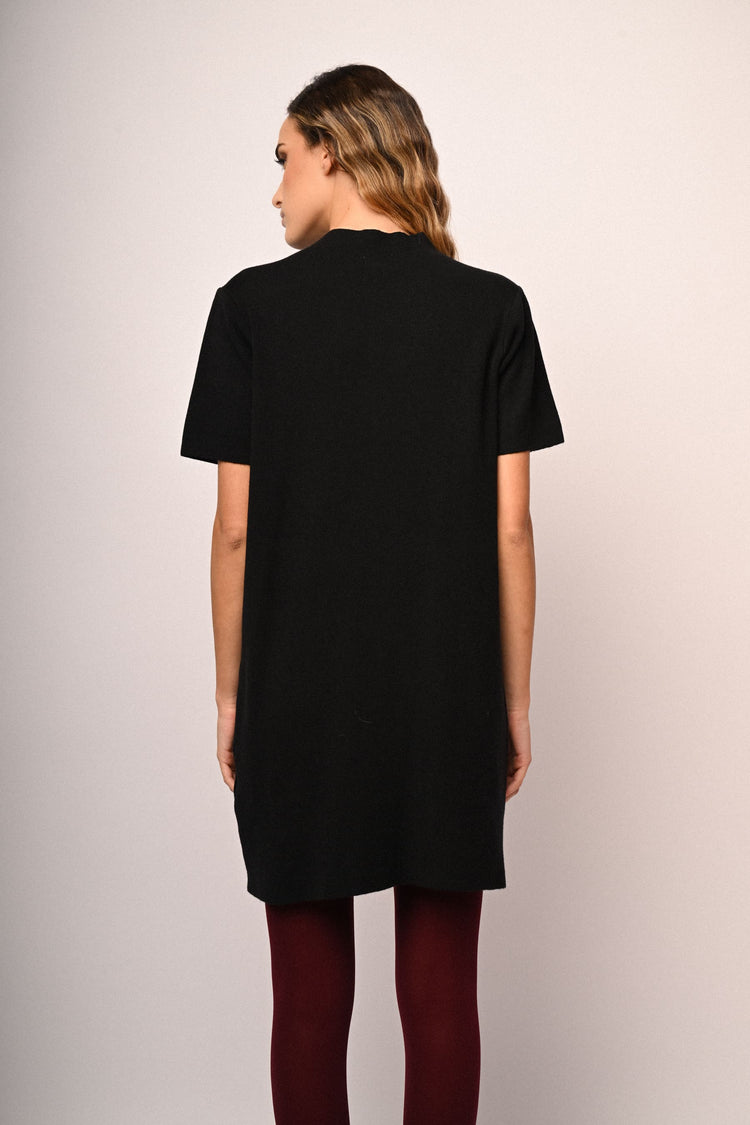 Abito in maglia con collo alto