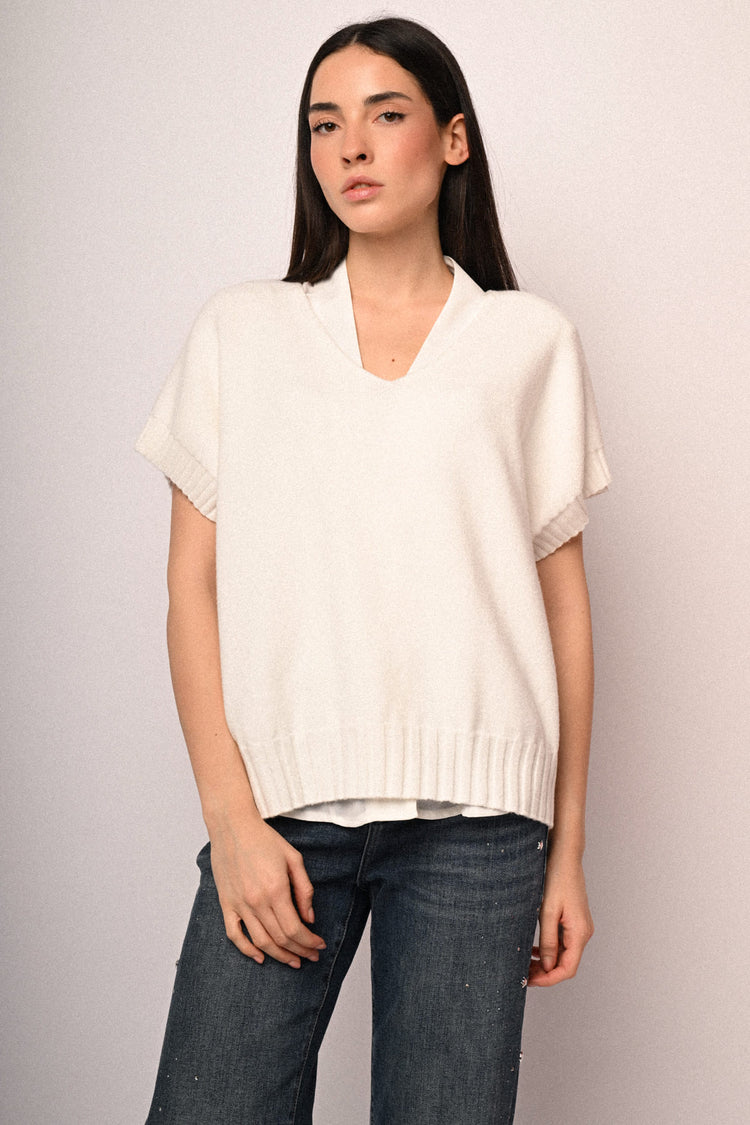 V-neck half-sleeved sweater