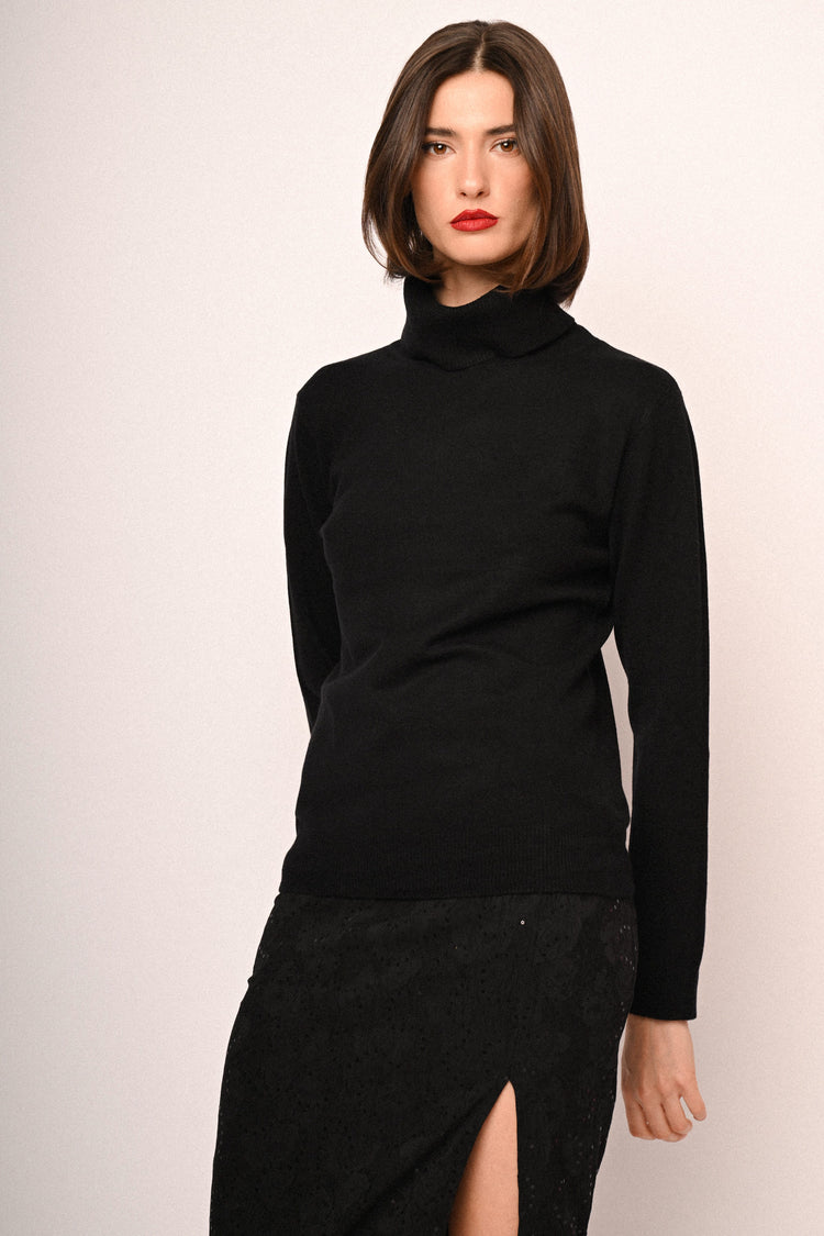 Wool-blend turtleneck