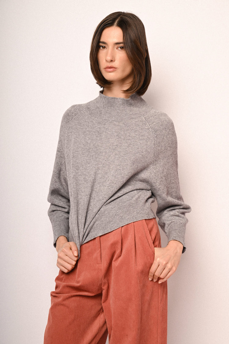 Raglan sleeved mock sweater