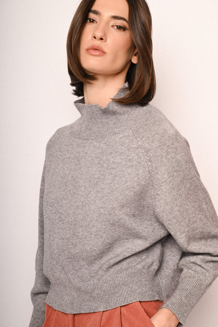 Raglan sleeved mock sweater