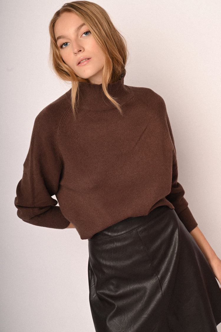 Raglan sleeves mock sweater