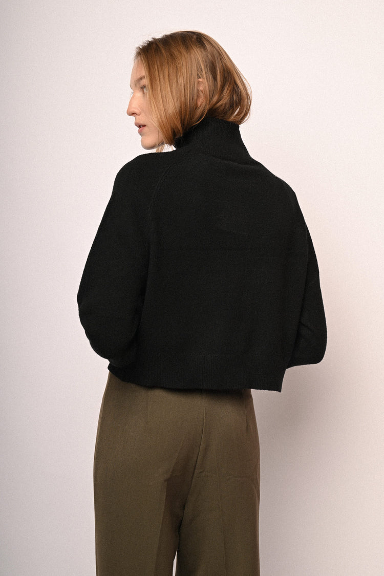 Raglan sleeves mock sweater