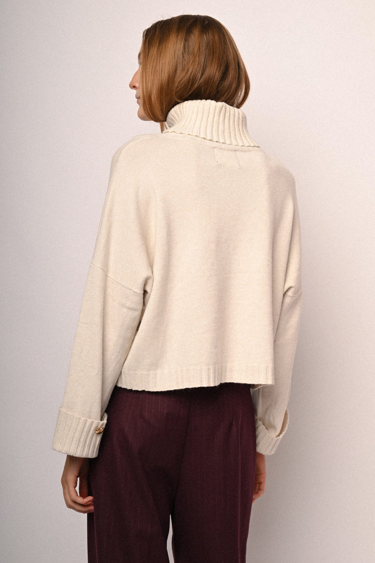 Heart button turtleneck