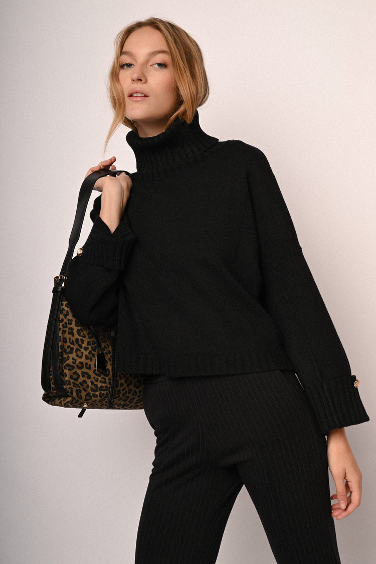 Heart button turtleneck