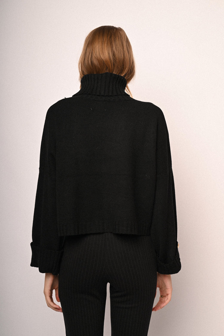 Heart button turtleneck