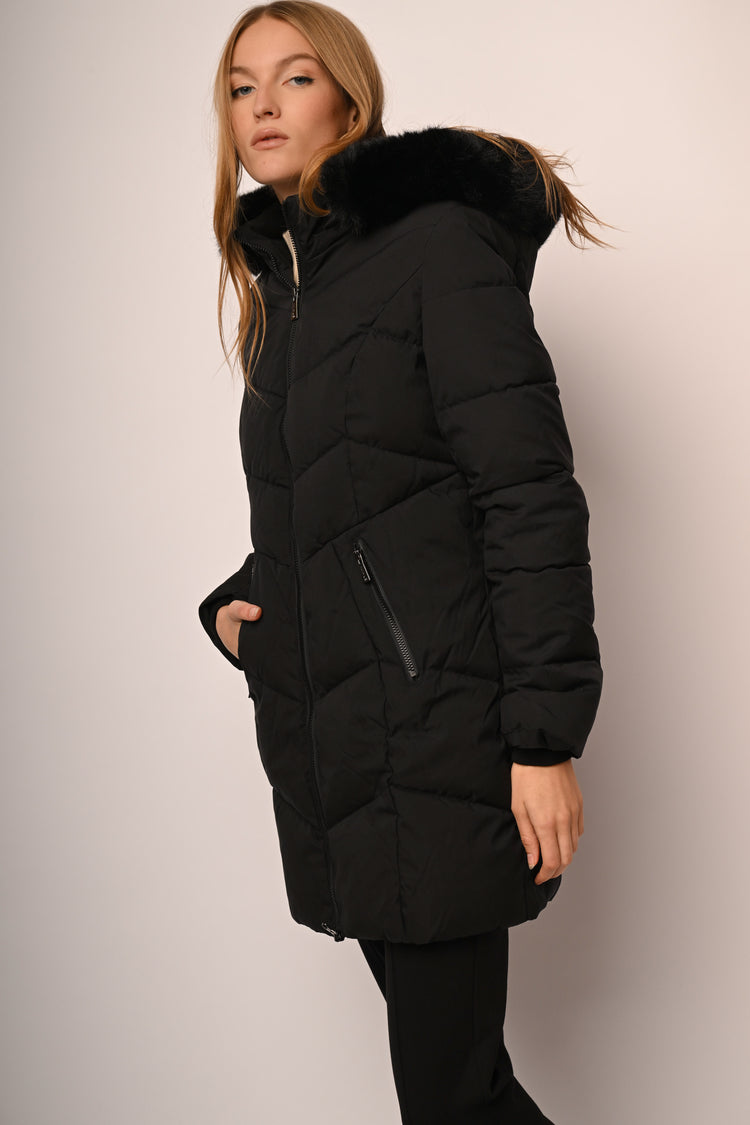 Faux fur trimmed-hoodie quilted nylon down jacket