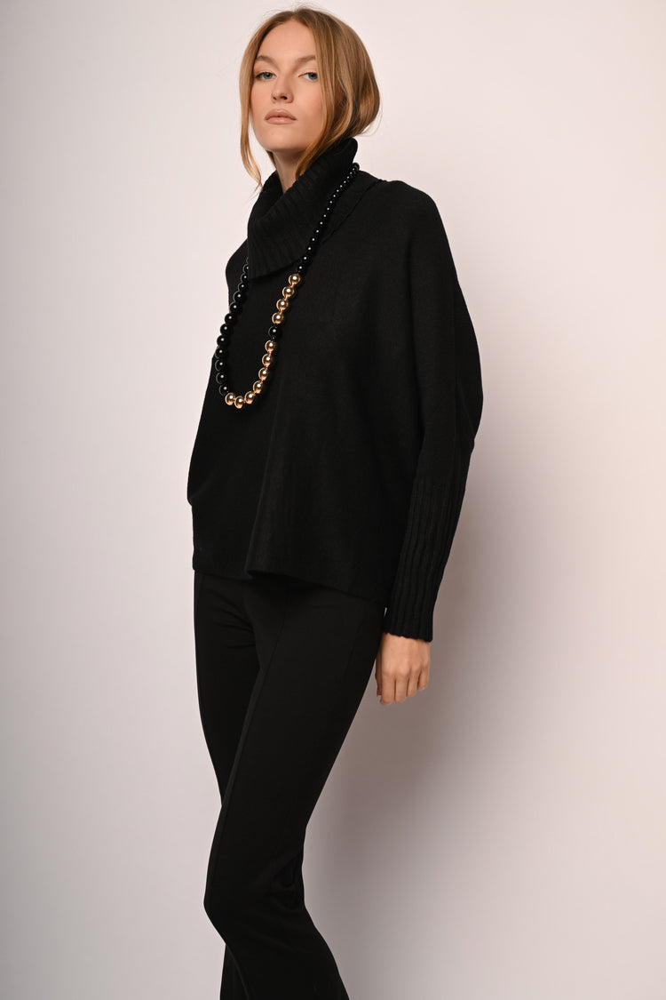 Batwing sleeves oversized turtleneck