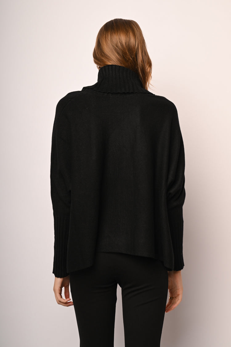 Batwing sleeves oversized turtleneck
