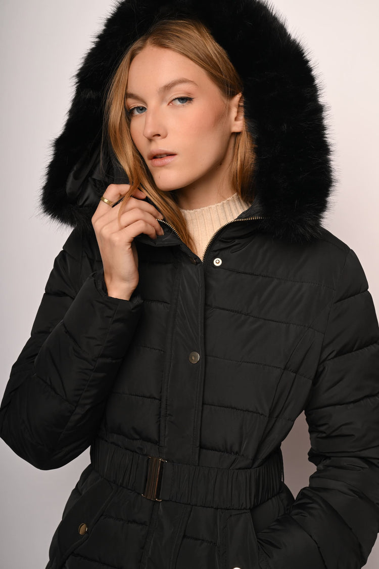 Piumino corto con collo similpelliccia