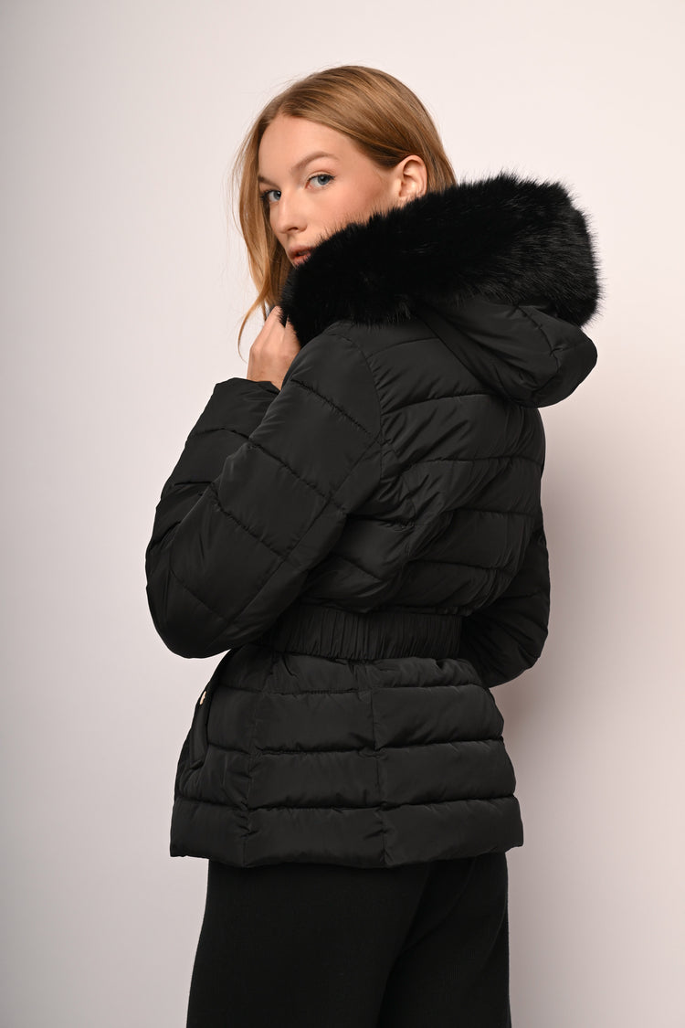 Piumino corto con collo similpelliccia