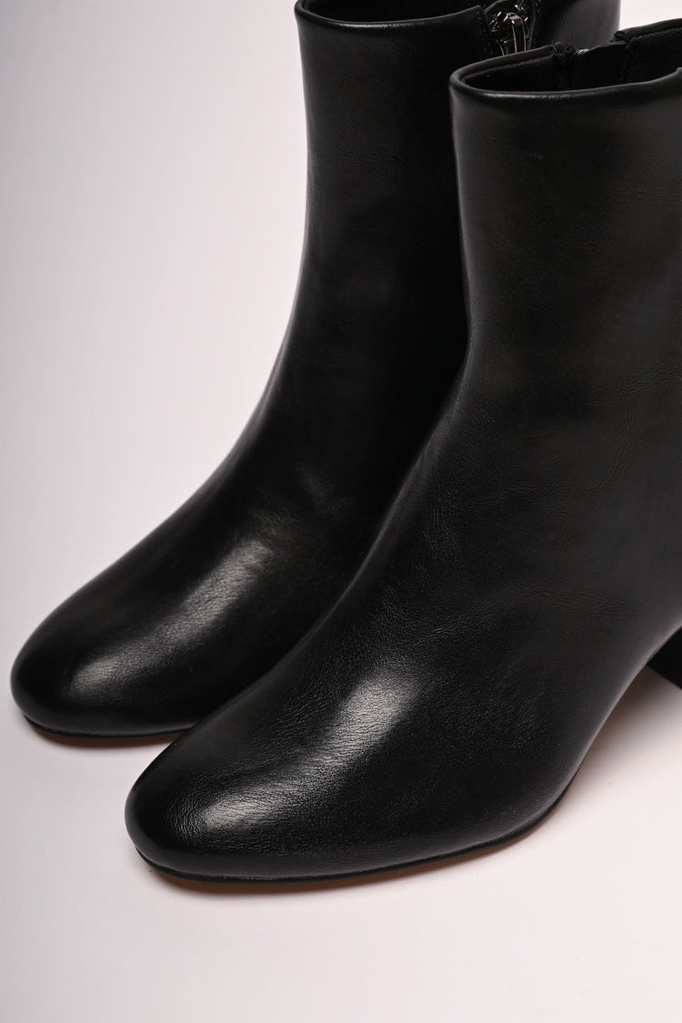 Block heel ankle boots