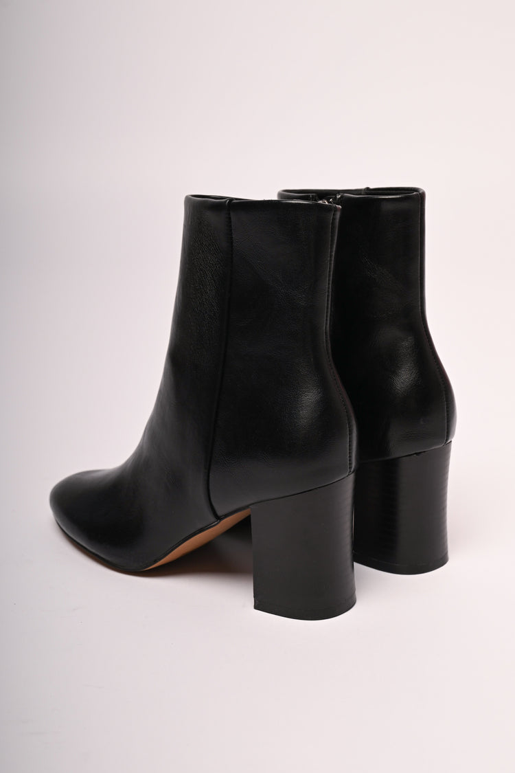 Block heel ankle boots