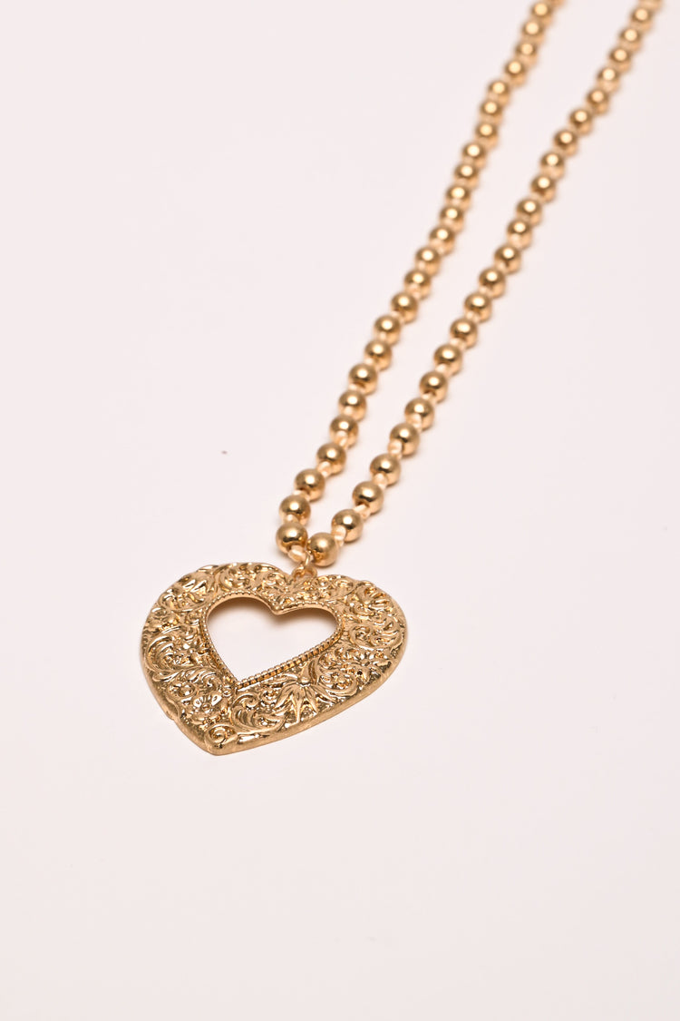 Heart pendant necklace