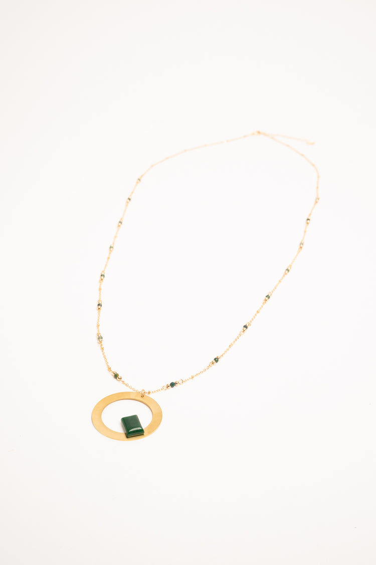 Green stone and circle pendant necklace