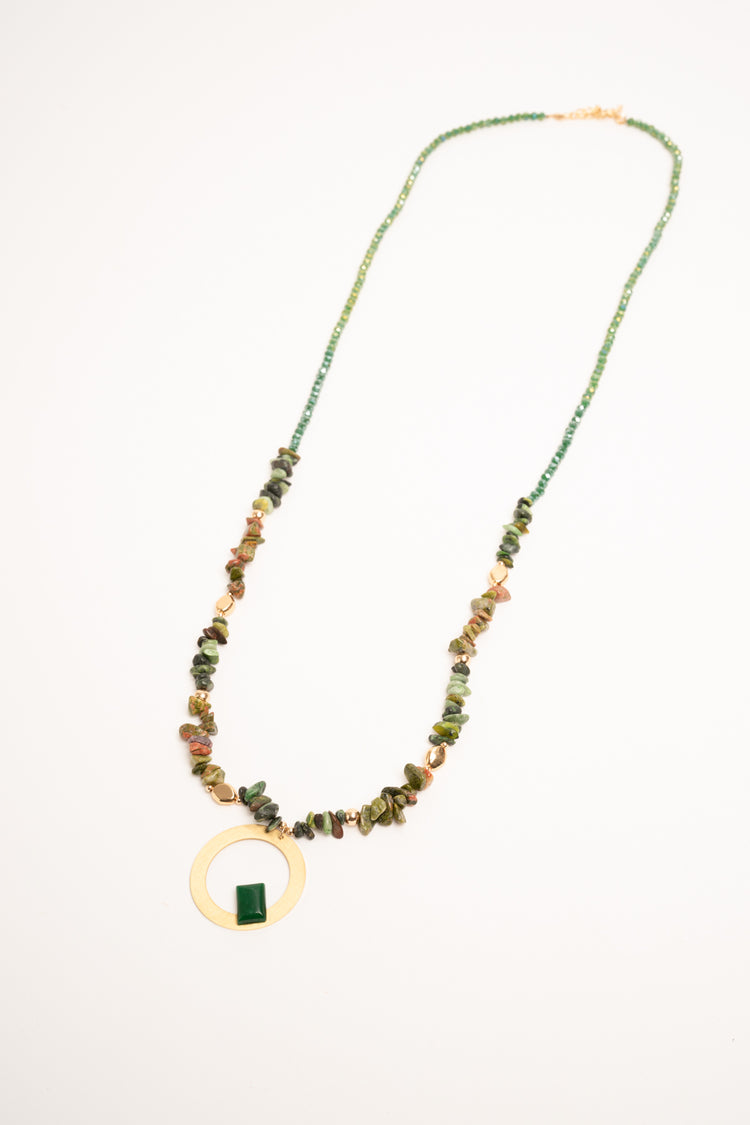 Green stone and circle pendant necklace