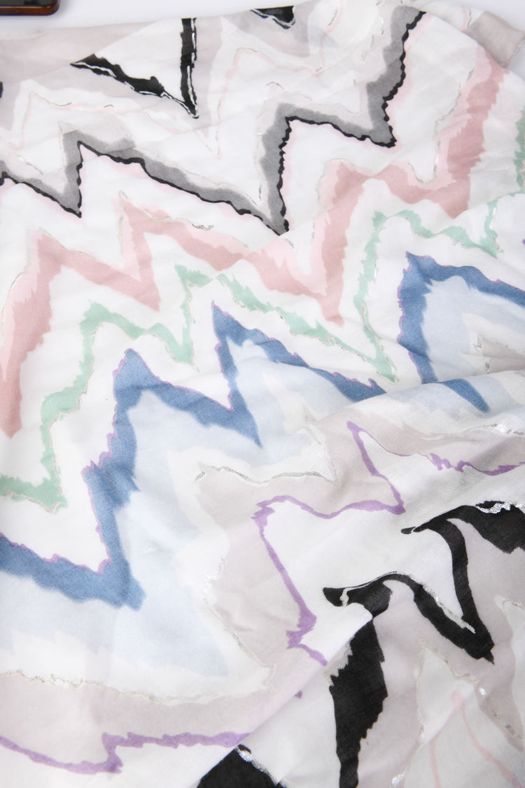 Zig-zag print scarf
