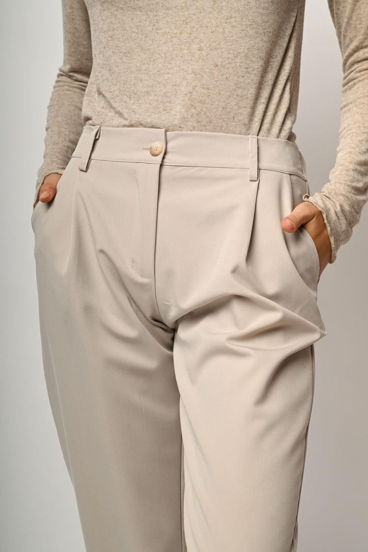Pleated straight-leg trousers