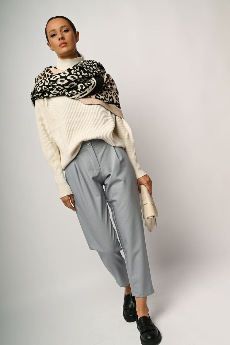 Pleated straight-leg trousers