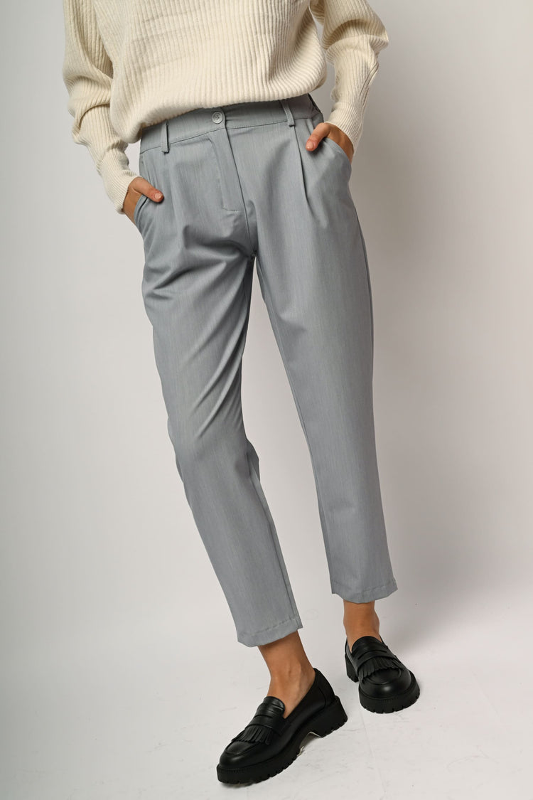 Pleated straight-leg trousers