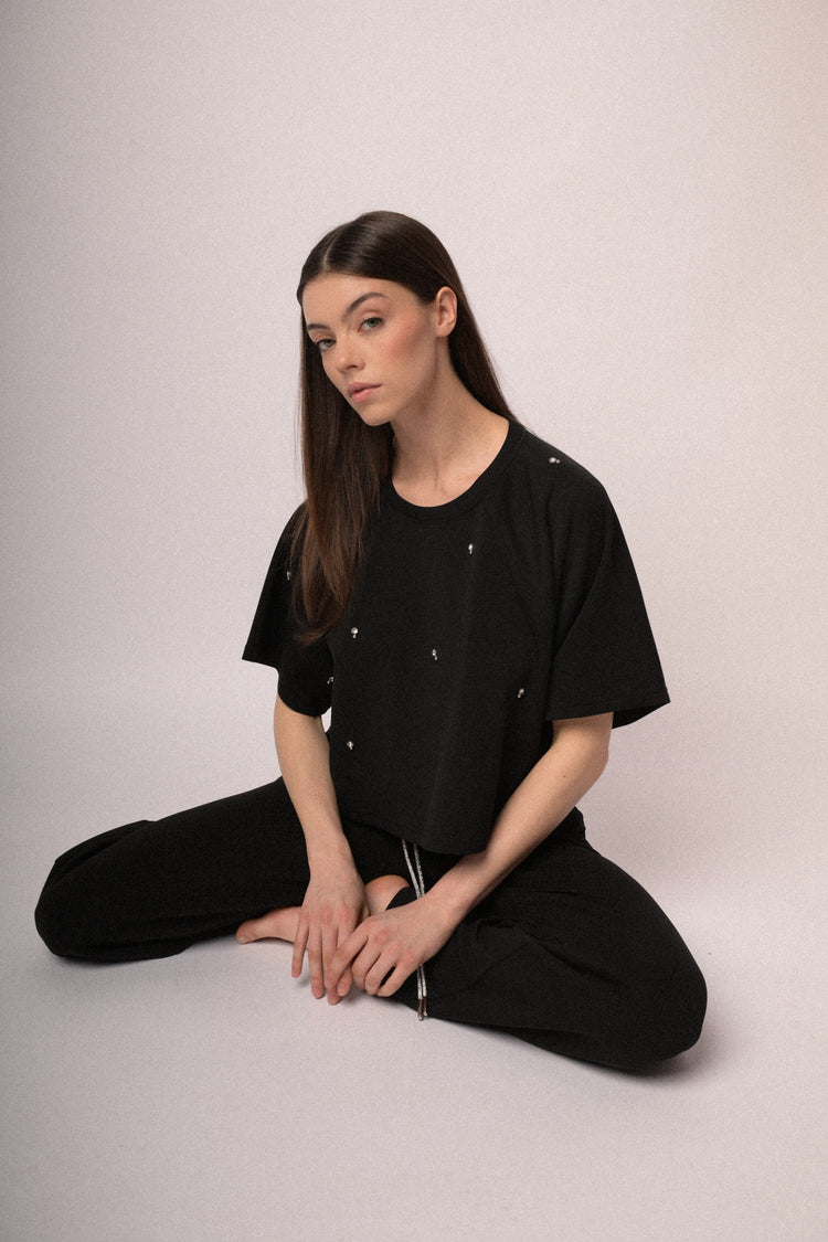 Rhinestone-embellished half-sleeved sweatshirt