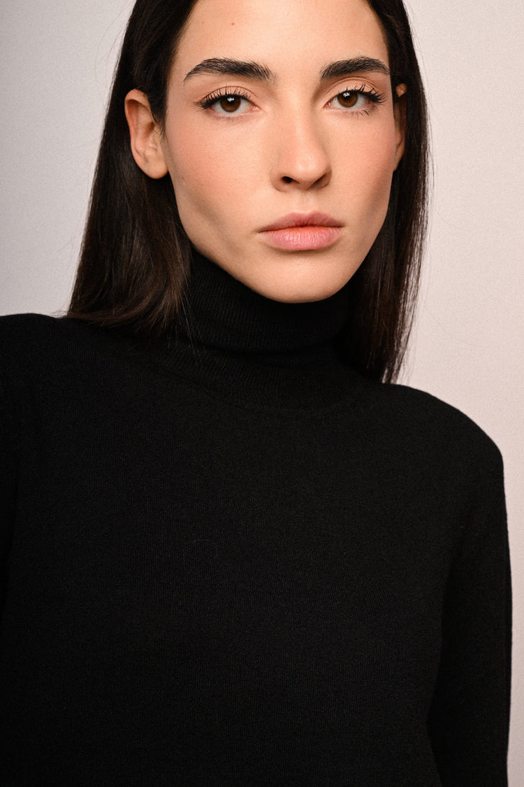 Viscose-blend basic turtleneck