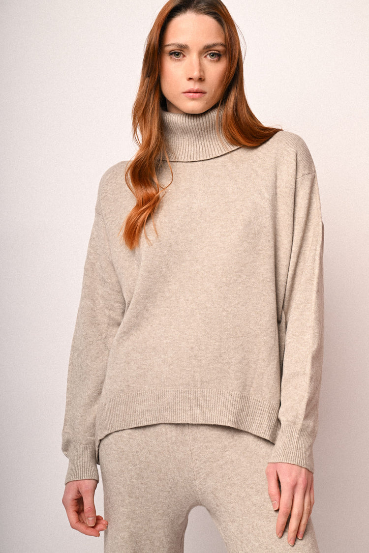 Oversized basic turtleneck