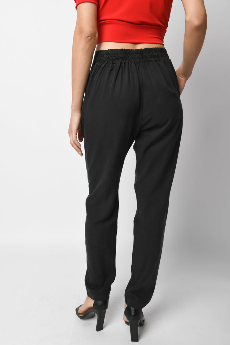 Belted baggy trousers