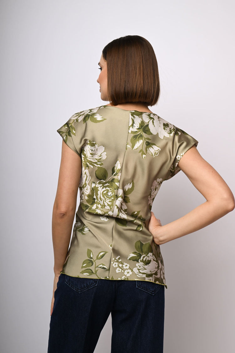 Floral print and knot top