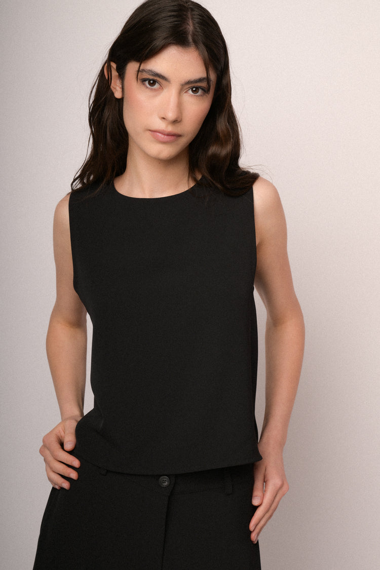 Black fluid cropped top