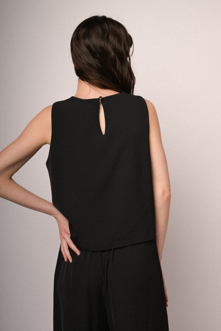 Black fluid cropped top