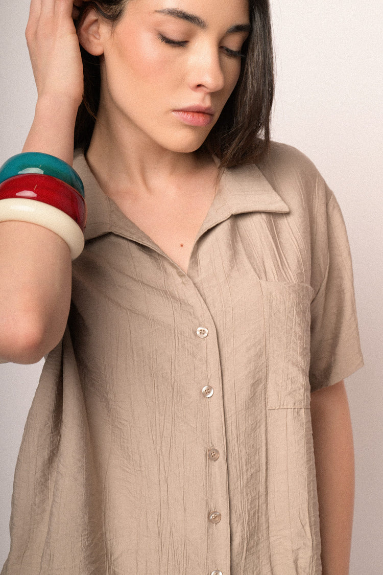 Beige crinkled viscose cropped shirt