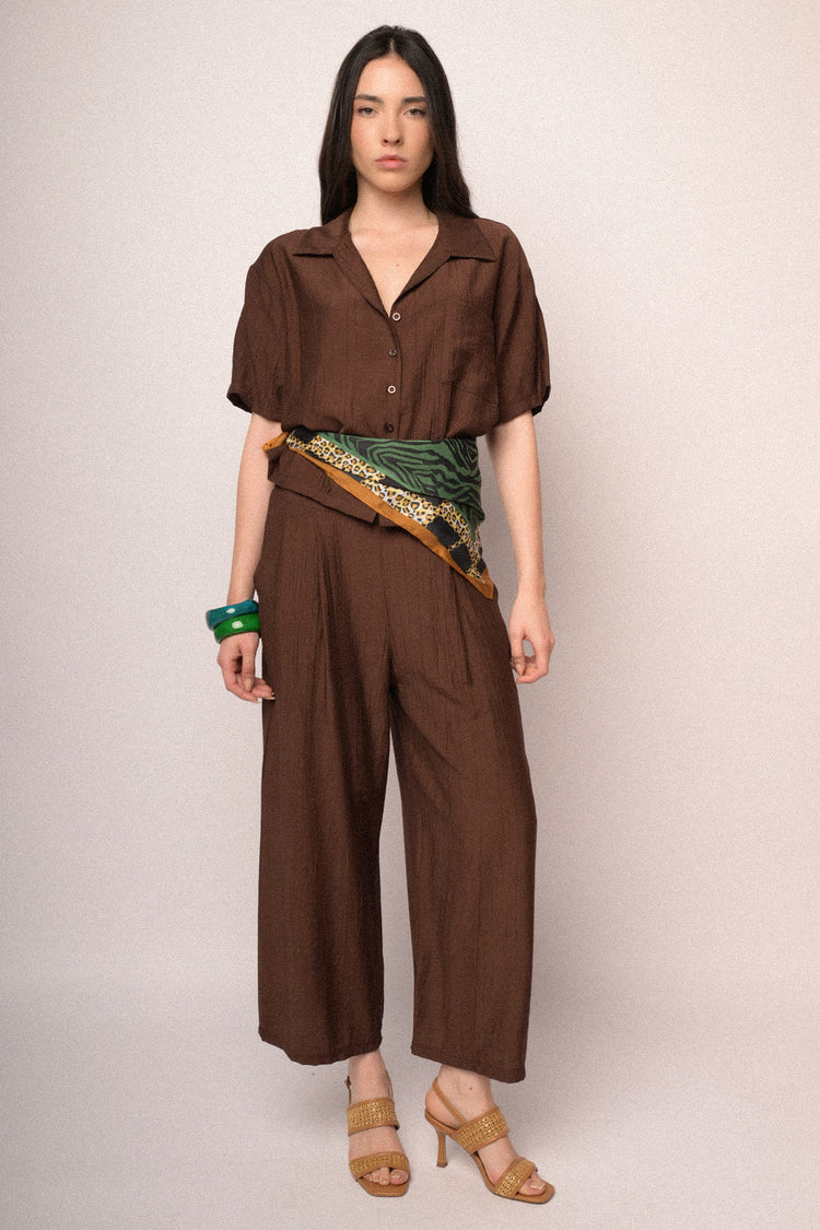 Chocolate crinkled viscose cropped shirt