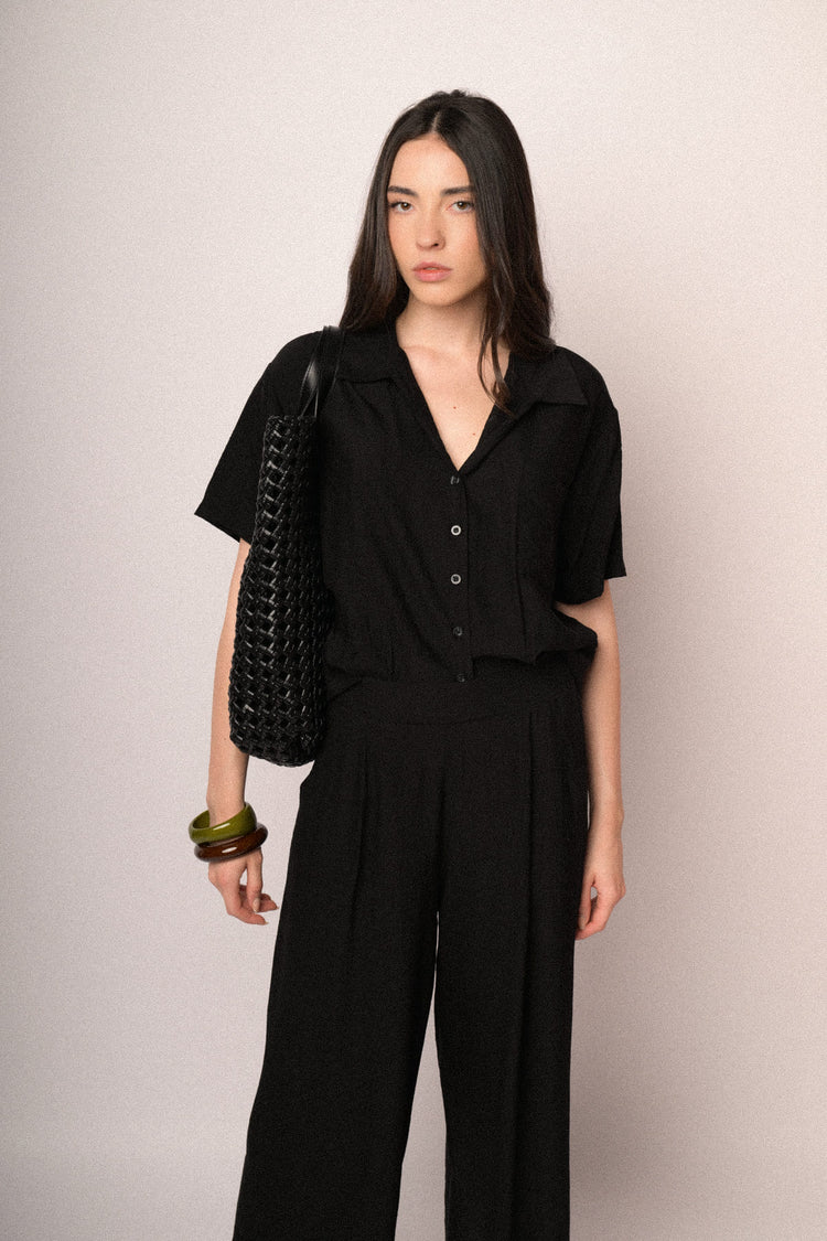 Black crinkled viscose cropped trousers