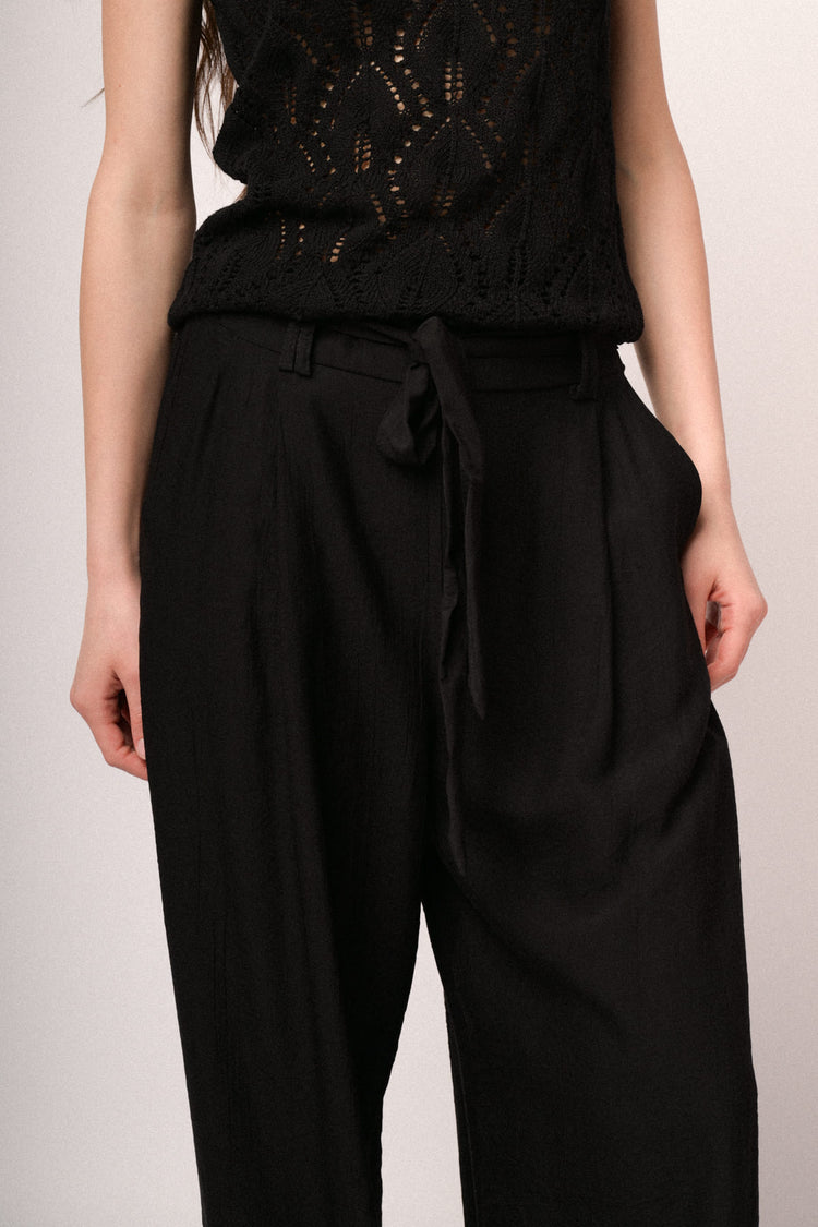 Black viscose belted wide-leg trousers