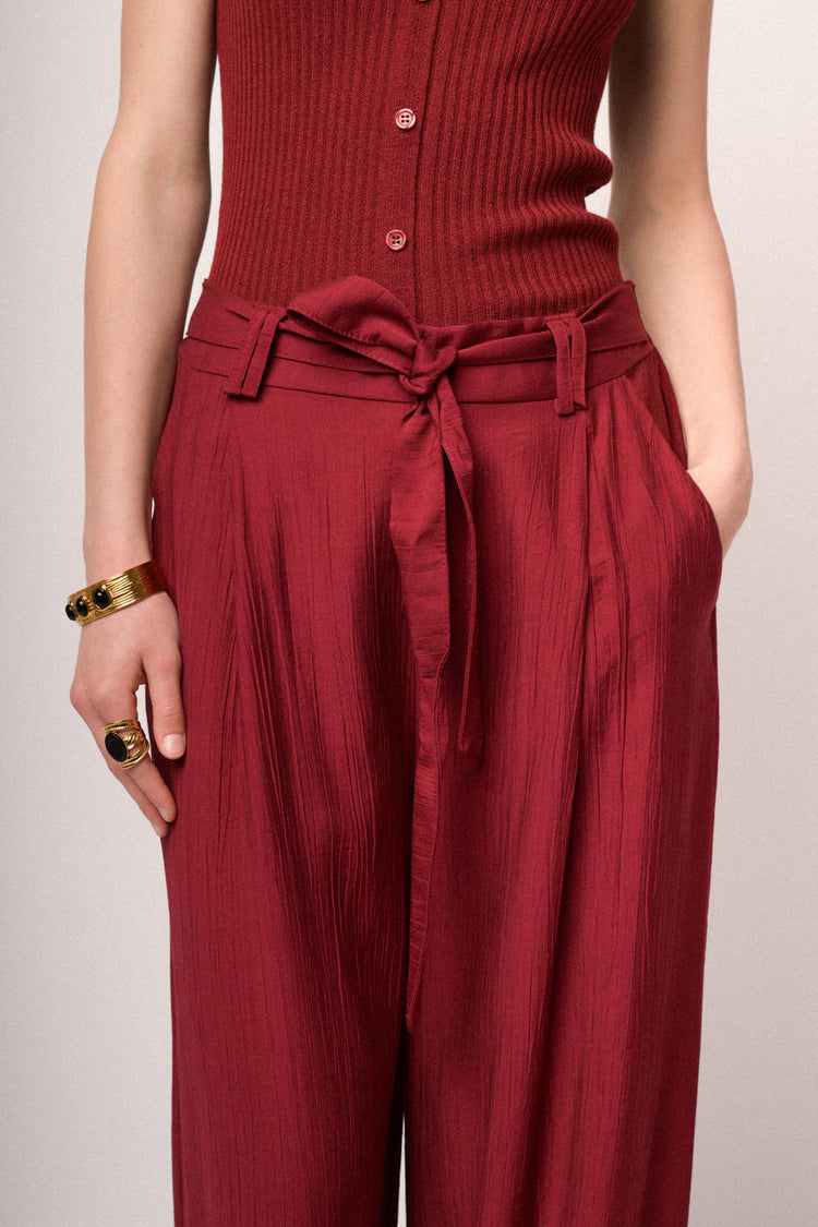 Red viscose belted wide-leg trousers